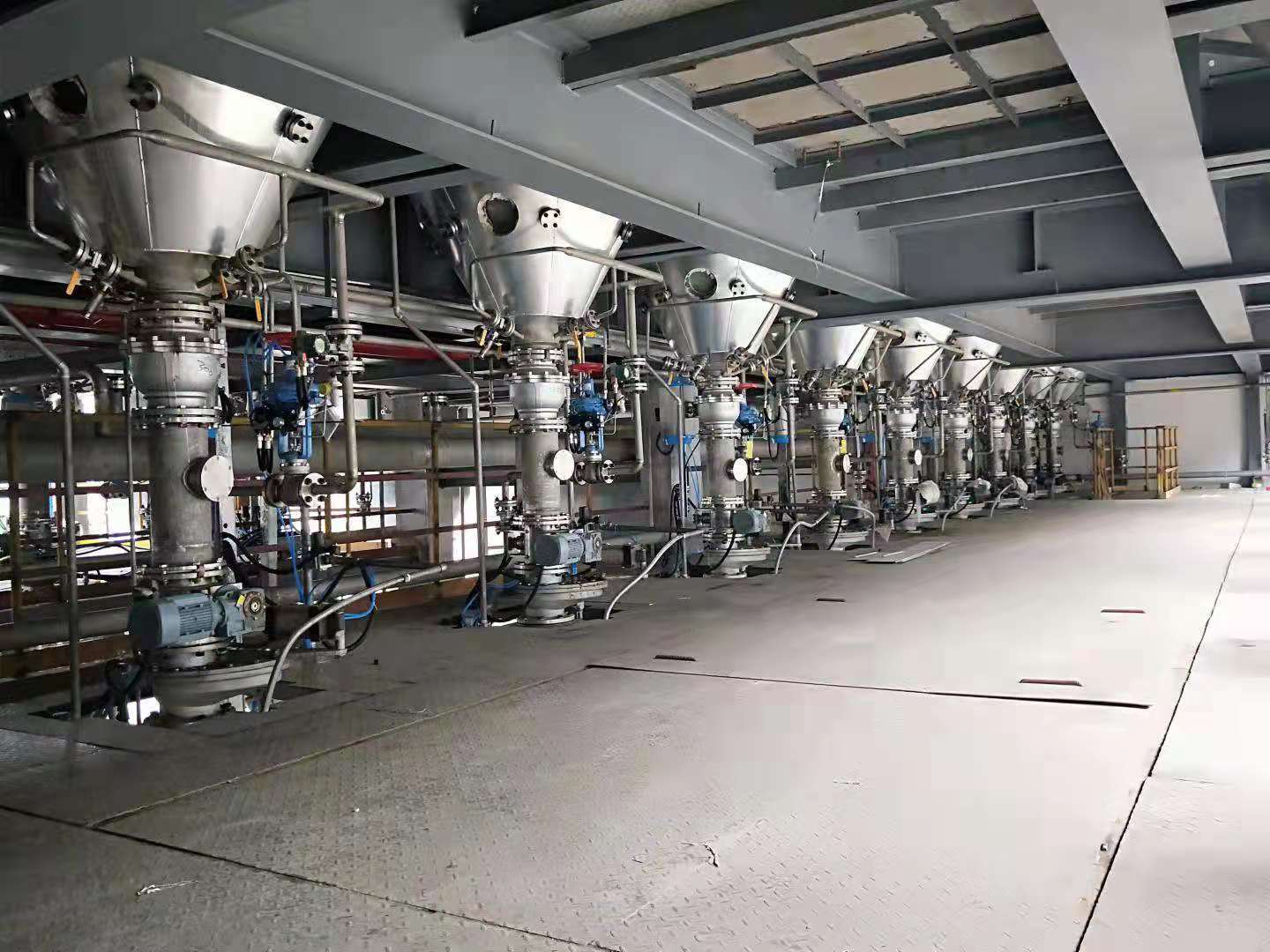 Pneumatic conveying